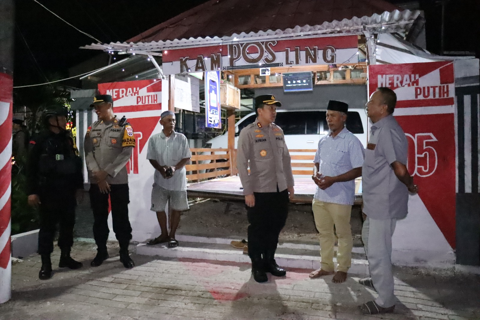 Aparat Gabungan TNI-Polri di Bojonegoro, Gelar Patroli Skala Besar dan Sambangi Pos Kamling