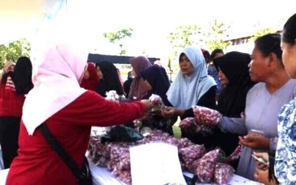 Jaga Stabilitas Harga, Operasi Pasar Murah Terus Digelar Untuk Masyarakat Bojonegoro Jaga Stabilitas Harga, Operasi Pasar Murah Terus Digelar Untuk Masyarakat Bojonegoro