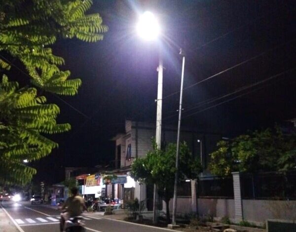 Malam Lebih Terang, 150 Titik di Wilayah Bojonegoro Kota Terpasang Lampu LED Malam Lebih Terang, 150 Titik di Wilayah Bojonegoro Kota Terpasang Lampu LED