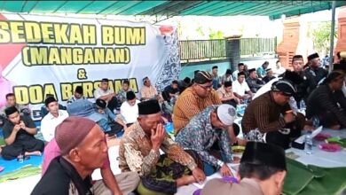 Melongok, Tradisi Sedekah Bumi Di Petilasan Sunan Ampel, di Desa Ngampel, Kapas
