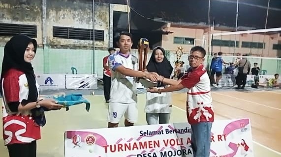 Meriahnya, Turnamen Voli Antar RT, Desa Mojoranu, Dander. 19 Tim RT Ikut Meriahkan Turnamen Peringati HUT RI Ke-80 Meriahnya, Turnamen Voli Antar RT, Desa Mojoranu, Dander. 19 Tim RT Ikut Meriahkan Turnamen Peringati HUT RI Ke-80