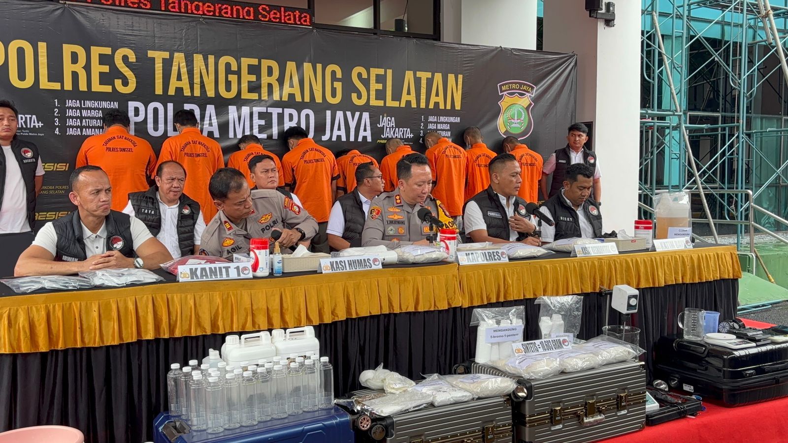 Polres Tangerang Selatan Bongkar Pabrik Pembuatan Narkotika Jenis Tembakau Sintesis