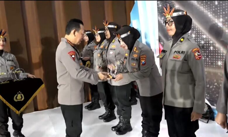 Polwan Polres Bojonegoro Raih Juara 3 Kampanye “Rise and Speak” Tingkat Mabes Polri Polwan Polres Bojonegoro Raih Juara 3 Kampanye “Rise and Speak” Tingkat Mabes Polri