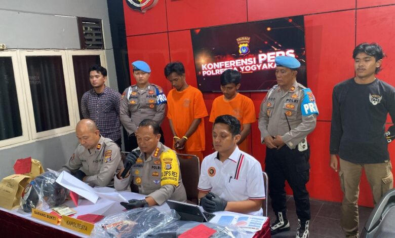 Polresta Yogyakarta Ungkap Kasus Pelemparan Molotov di Sejumlah Pos Polisi Polresta Yogyakarta Ungkap Kasus Pelemparan Molotov di Sejumlah Pos Polisi