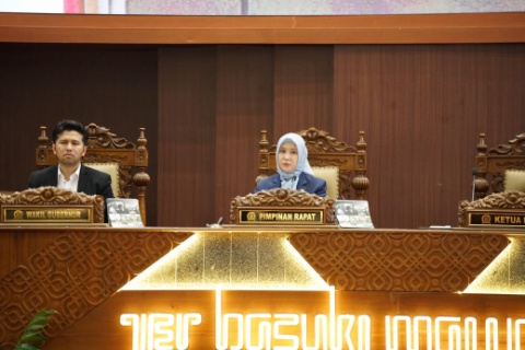 Wakil Ketua DPRD Jatim Sri Wahyuni Ajak Masyarakat Jawa Timur Hidupkan Kembali Siskamling Wakil Ketua DPRD Jatim Sri Wahyuni Ajak Masyarakat Jawa Timur Hidupkan Kembali Siskamling
