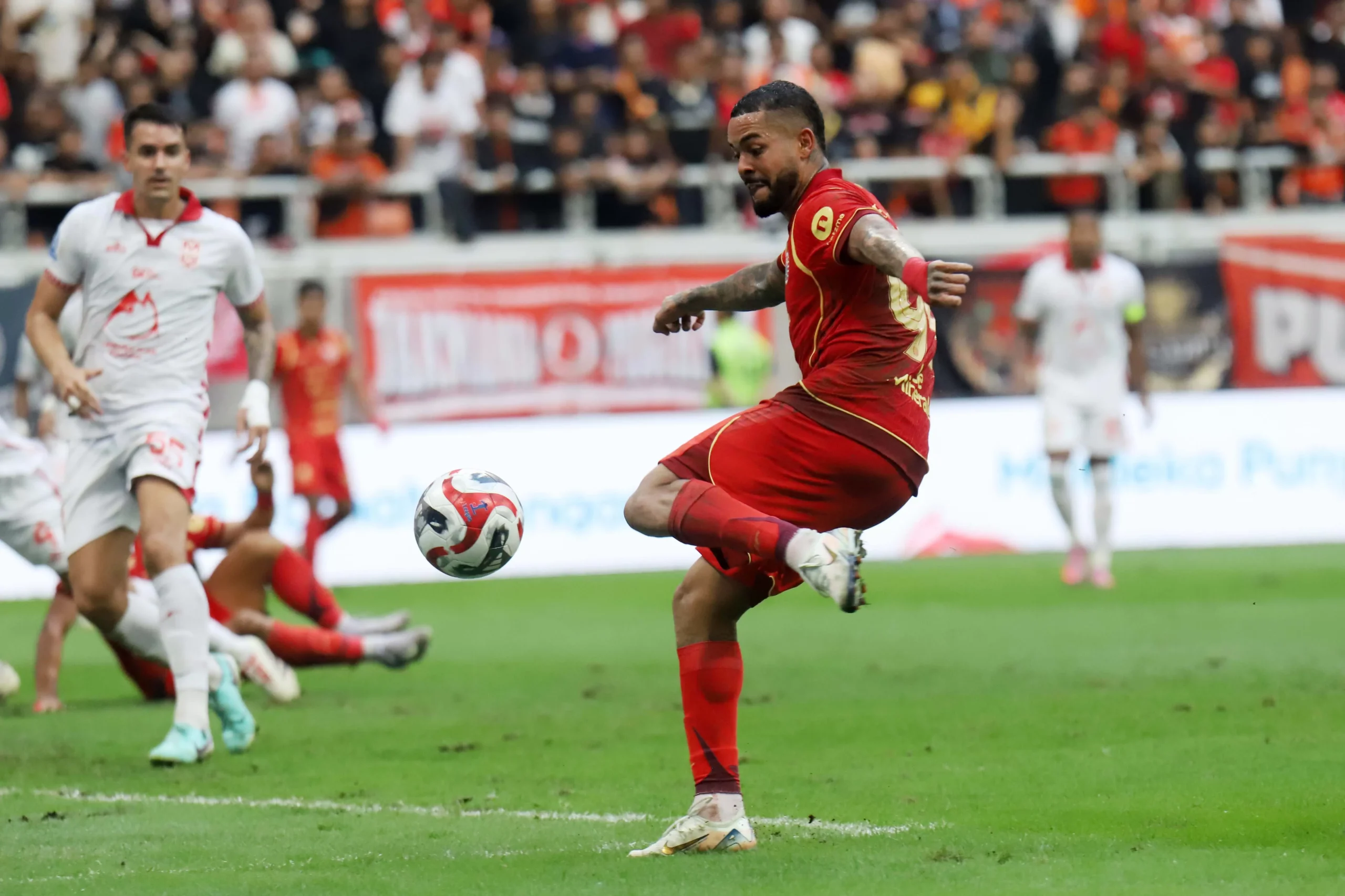 Emaxwell Souza: Mesin Gol Baru Persija Jakarta yang Mengguncang Super League 2025/2026