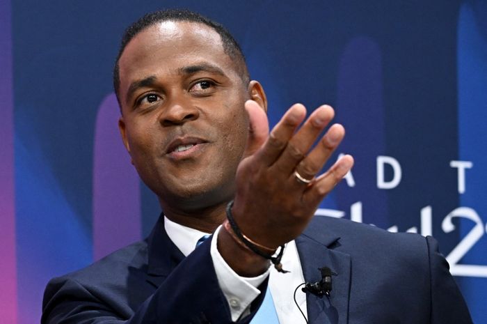 Kluivert Pertahankan Taktik Jitu: Formasi 4-2-3-1 Kembali Jadi Andalan Garuda Kontra Lebanon di Surabaya Kluivert Pertahankan Taktik Jitu: Formasi 4-2-3-1 Kembali Jadi Andalan Garuda Kontra Lebanon di Surabaya