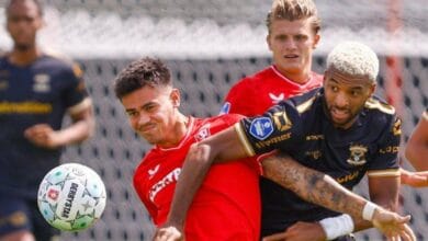 Konflik Kontrak Berujung Pengucilan: Mees Hilgers Dipinggirkan FC Twente, Asosiasi Pemain Belanda Mengecam Tindakan "Perundungan" Konflik Kontrak Berujung Pengucilan: Mees Hilgers Dipinggirkan FC Twente, Asosiasi Pemain Belanda Mengecam Tindakan "Perundungan"