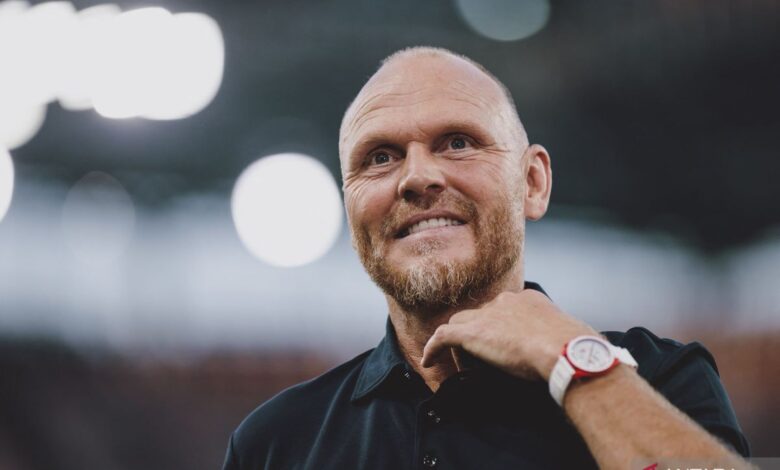 Pecat Joseph Oosting, FC Twente Buka Pintu Kembali untuk Mees Hilgers Pecat Joseph Oosting, FC Twente Buka Pintu Kembali untuk Mees Hilgers