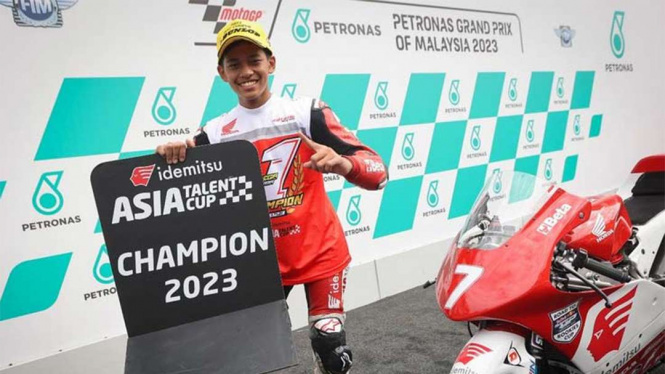 Veda Ega Pratama di Persimpangan Jalan: Mengapa Netizen Lebih Condong Melihatnya Bersinar Bersama KTM di Moto3, Bukan Honda? Veda Ega Pratama di Persimpangan Jalan: Mengapa Netizen Lebih Condong Melihatnya Bersinar Bersama KTM di Moto3, Bukan Honda?