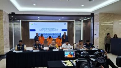 3 Tersangka Penipuan Trading Saham Berhasil Dibekuk Polda Metro Jaya 3 Tersangka Penipuan Trading Saham Berhasil Dibekuk Polda Metro Jaya