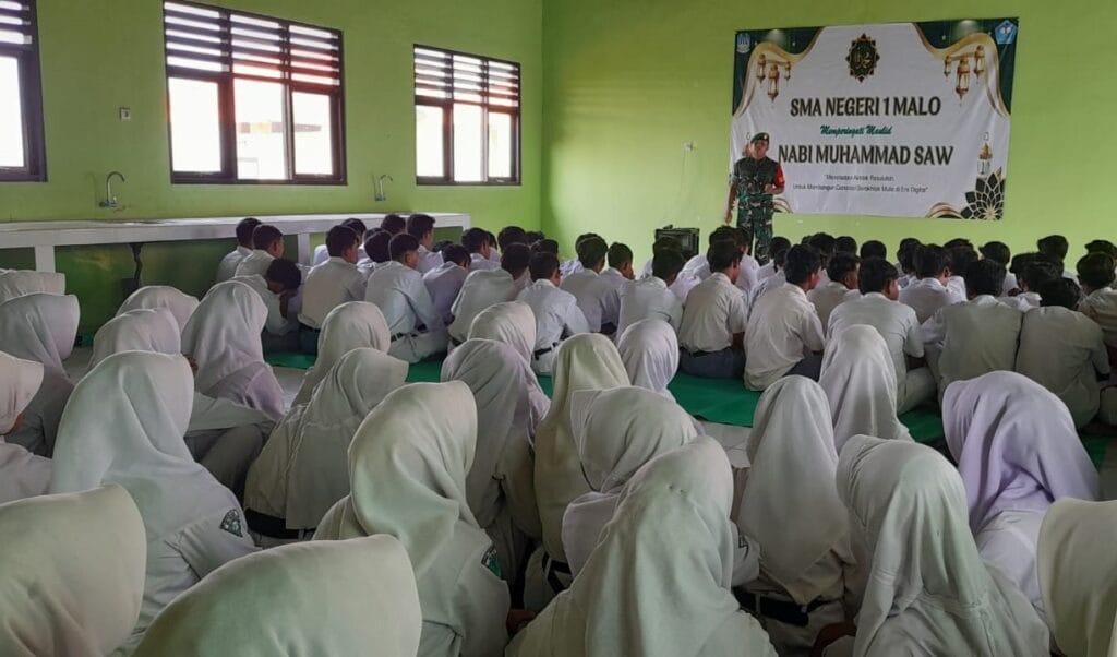 Babinsa Kodim 0813 Bojonegoro Secara Serentak Gelar Penguatan Bela Negara Bagi Para Pelajar