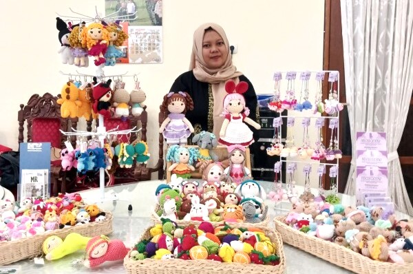 Berawal Dari Hobi Membawa Zulfa Nurin Hasnawati Warga Desa Bogo, Kapas, Berhasil Kembangkan Bisnis Lilac Rajut Berawal Dari Hobi Membawa Zulfa Nurin Hasnawati Warga Desa Bogo, Kapas, Berhasil Kembangkan Bisnis Lilac Rajut