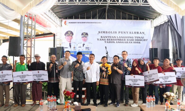 Guna Meningkatkan Kesejahteraan Buruh Pabrik Rokok dan Buruh Tani Tembakau Pemkab Bojonegoro Salurkan BLT DBHCHT