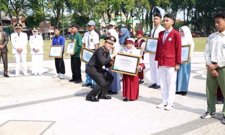 Kapolres Bojonegoro Hadiri Upacara HJB Ke-348, Wujud Nyata Dukungan Polri Terhadap Sinergi Pemerintah Daerah, Dalam Menjaga Kamtibmas Di Wilayahnya Kapolres Bojonegoro Hadiri Upacara HJB Ke-348, Wujud Nyata Dukungan Polri Terhadap Sinergi Pemerintah Daerah, Dalam Menjaga Kamtibmas Di Wilayahnya