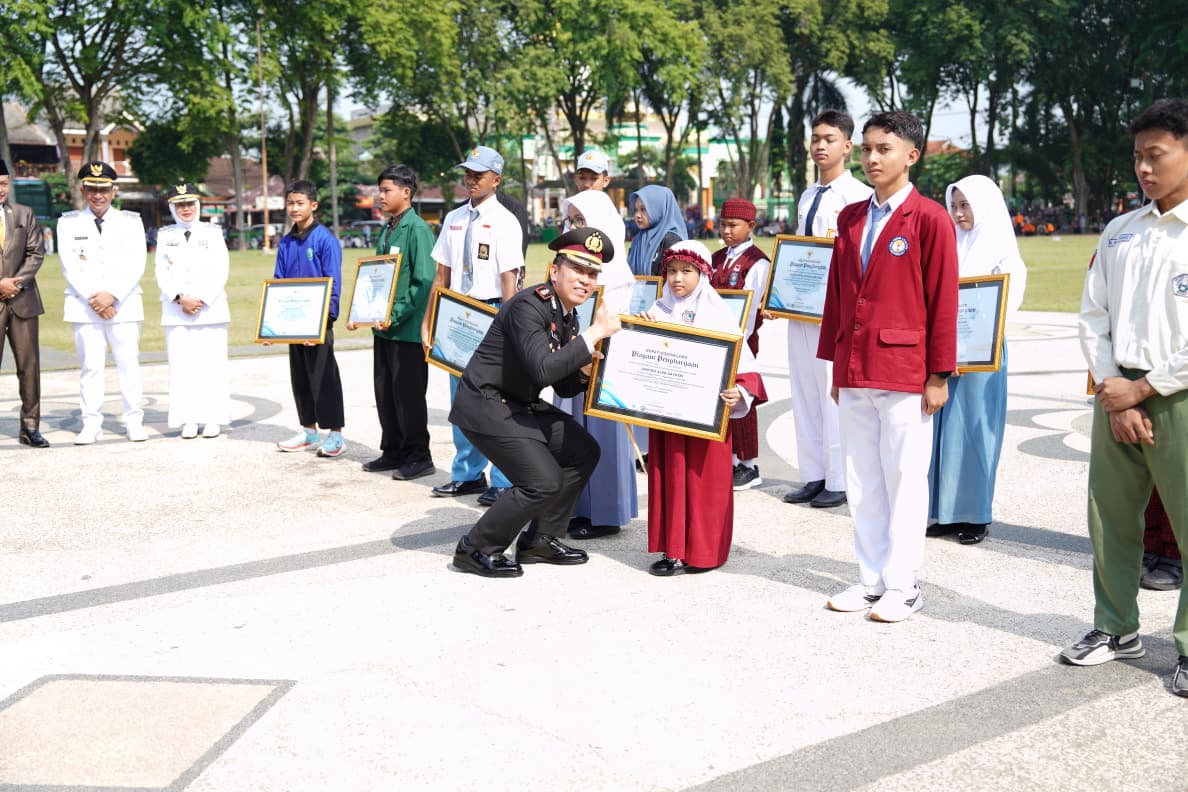 Kapolres Bojonegoro Hadiri Upacara HJB Ke-348, Wujud Nyata Dukungan Polri Terhadap Sinergi Pemerintah Daerah, Dalam Menjaga Kamtibmas Di Wilayahnya