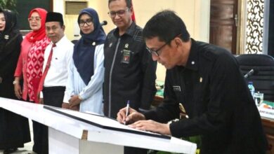 Pemkab Bojonegoro Bersama Para Stakeholder Tanda Tangani Komitmen Bersama Cegah Kekerasan dan Perkawinan Usia Anak