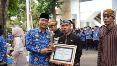 Peringatan Hari Sumpah Pemuda Ke-97, Pemkab Bojonegoro Berikan Penghargaan Kepada Para Pemuda Pelopor Tahun 2025
