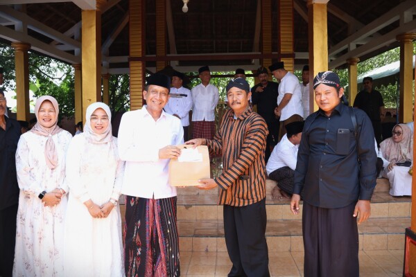 Rangkaian HJB Ke-348, Bupati dan Wabup dan Wabup Bojonegoro Ziarah Ke Raden Bagus Lancing Kusumo dan Petilasan Angling Dharma Rangkaian HJB Ke-348, Bupati dan Wabup dan Wabup Bojonegoro Ziarah Ke Raden Bagus Lancing Kusumo dan Petilasan Angling Dharma