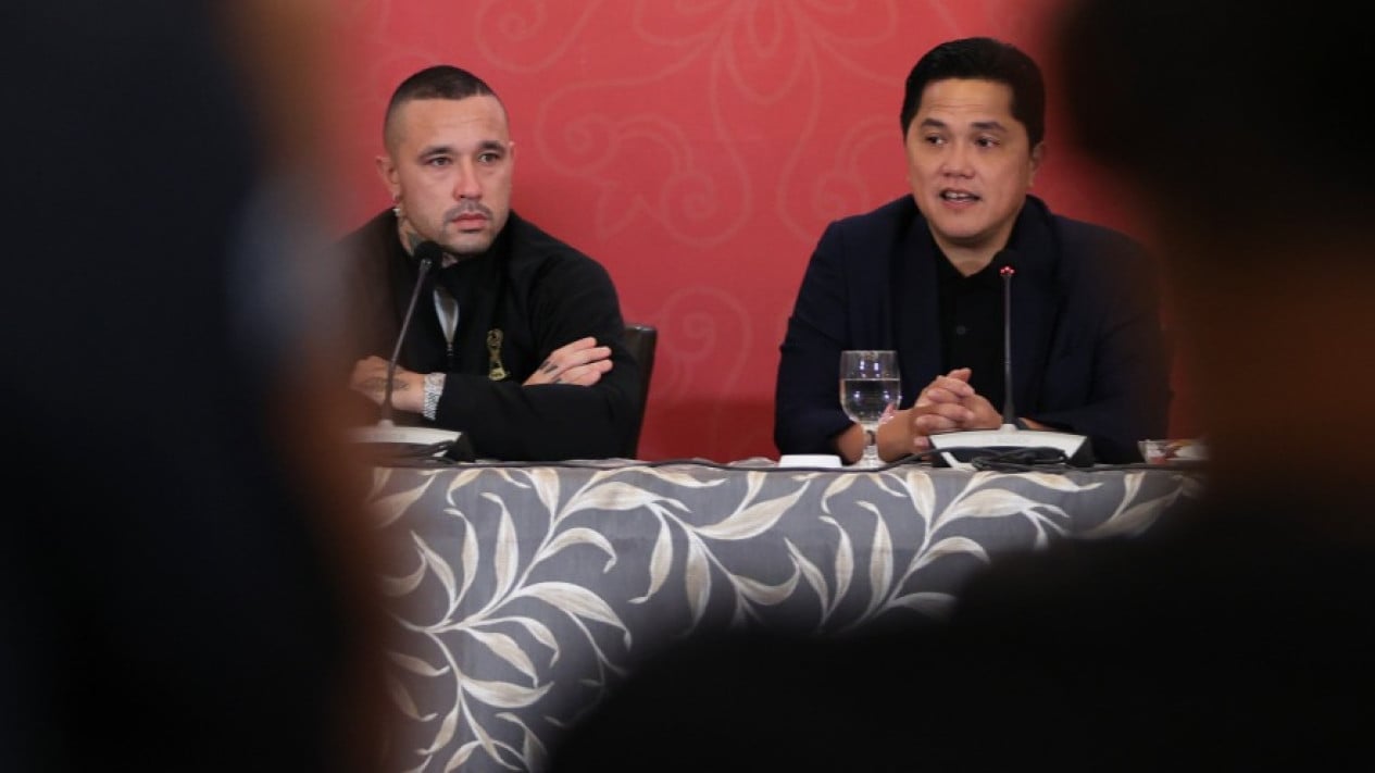 Andai Waktu Bisa Diputar Kembali, Radja Nainggolan Mantap Memilih Membela Garuda: Pengakuan Sang Bintang dan Analisis Mendalam