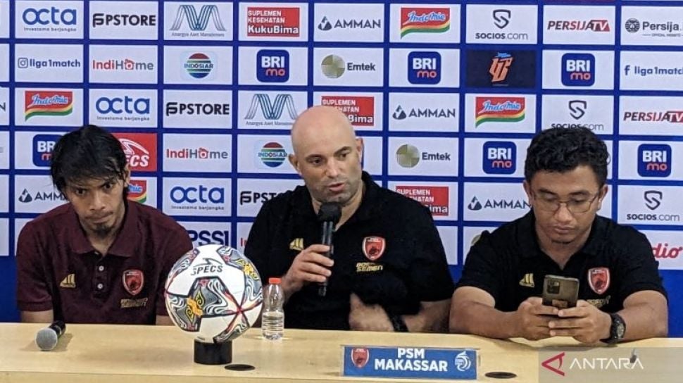 Bonek Desak Manajemen Datangkan Bernardo Tavares: Come to Persebaya Coach!