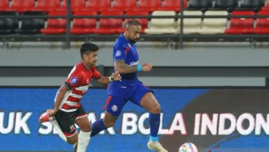 Debut Sebagai Pelatih Interim, Ahmad Amiruddin Targetkan Kemenangan Penuh Kontra Arema FC di Stadion Gelora BJ Habibie