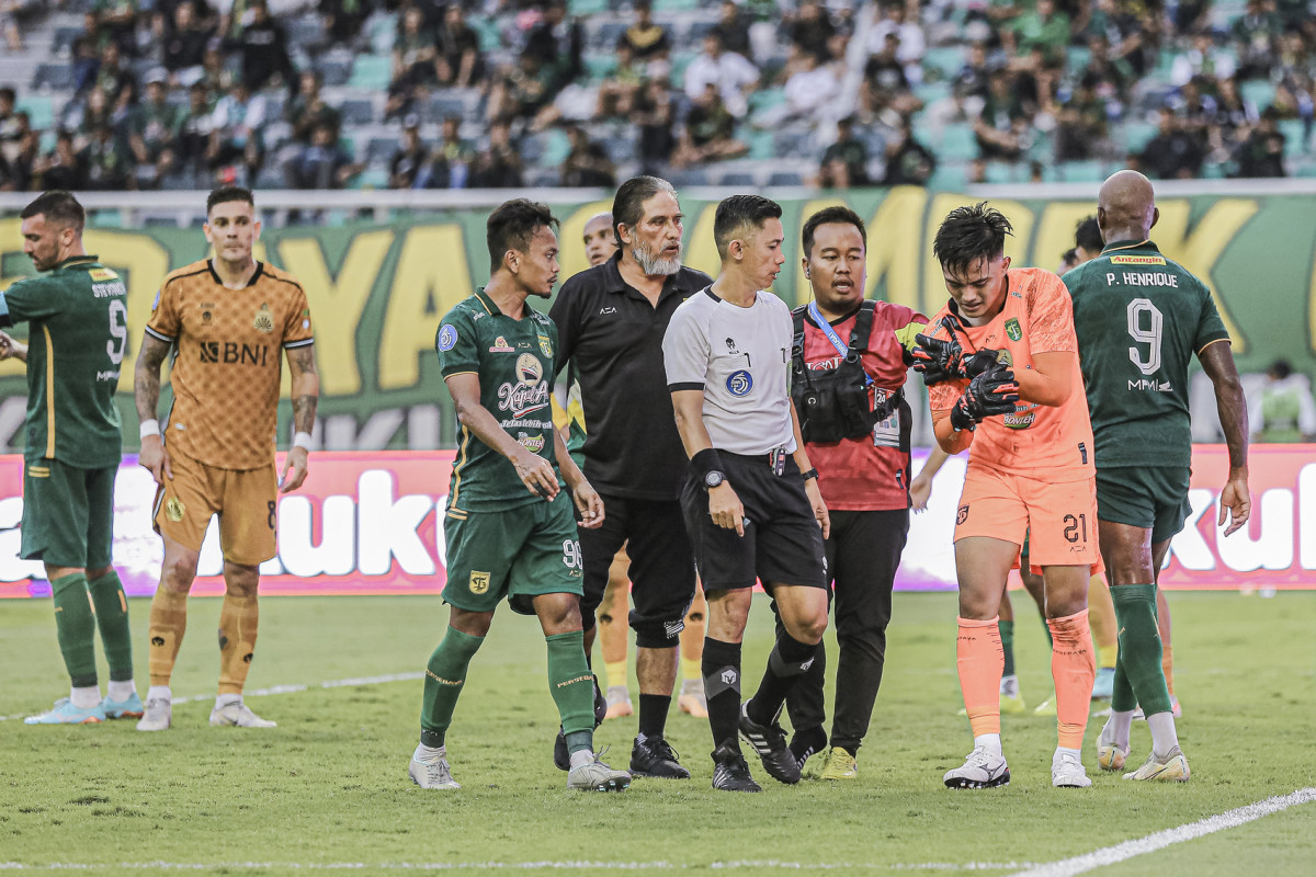 Eksklusif: Jeje Ungkap Pengkhianatan di Timnas Indonesia, Pemain Bohongi Shin Tae-yong Soal Cedera Demi Klub! Eksklusif: Jeje Ungkap Pengkhianatan di Timnas Indonesia, Pemain Bohongi Shin Tae-yong Soal Cedera Demi Klub!