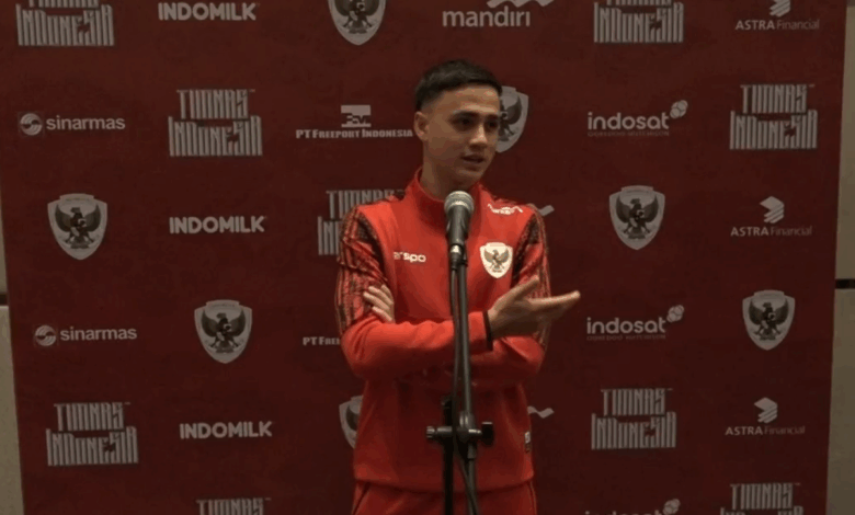 Eliano Reijnders Tanggapi Santai Kritik Pedas dari Eks Penerjemah Timnas, Fokus Buktikan Diri di Persib Bandung Eliano Reijnders Tanggapi Santai Kritik Pedas dari Eks Penerjemah Timnas, Fokus Buktikan Diri di Persib Bandung