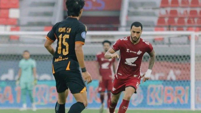 Gol Cepat Victor Luiz Antarkan PSM Makassar Ungguli Arema FC di Paruh Waktu Gol Cepat Victor Luiz Antarkan PSM Makassar Ungguli Arema FC di Paruh Waktu
