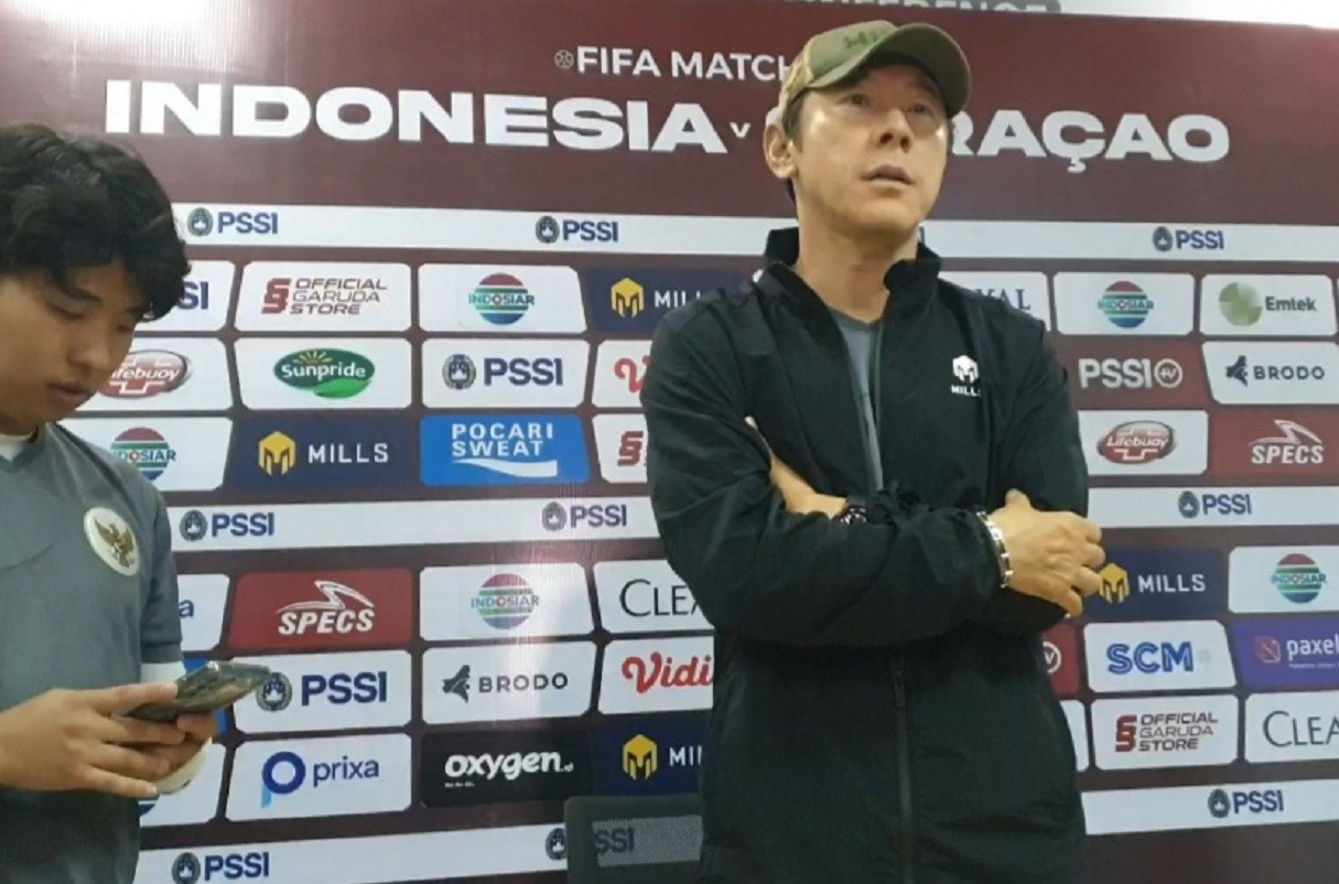 Mantan Asisten Shin Tae Yong Ungkap Dugaan Pemain Pura-pura Cedera saat Hadapi China: Pengkhianatan di Lapangan Hijau? Mantan Asisten Shin Tae Yong Ungkap Dugaan Pemain Pura-pura Cedera saat Hadapi China: Pengkhianatan di Lapangan Hijau?