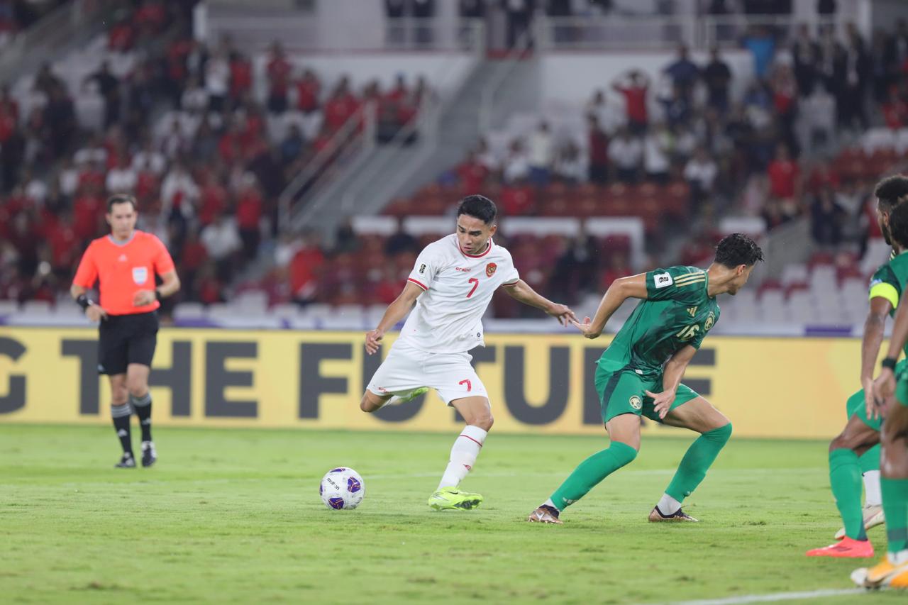 Marselino Ferdinand Nonton Indonesia Vs Arab Saudi di Layar Kaca, Netizen: "Ego Gini Bikin 2-0!"