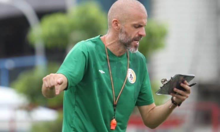 Performa Solid Bersama Edu Perez Belum Cukup? Persebaya Dikabarkan Mengincar Bernardo Tavares, Ini Analisisnya Performa Solid Bersama Edu Perez Belum Cukup? Persebaya Dikabarkan Mengincar Bernardo Tavares, Ini Analisisnya