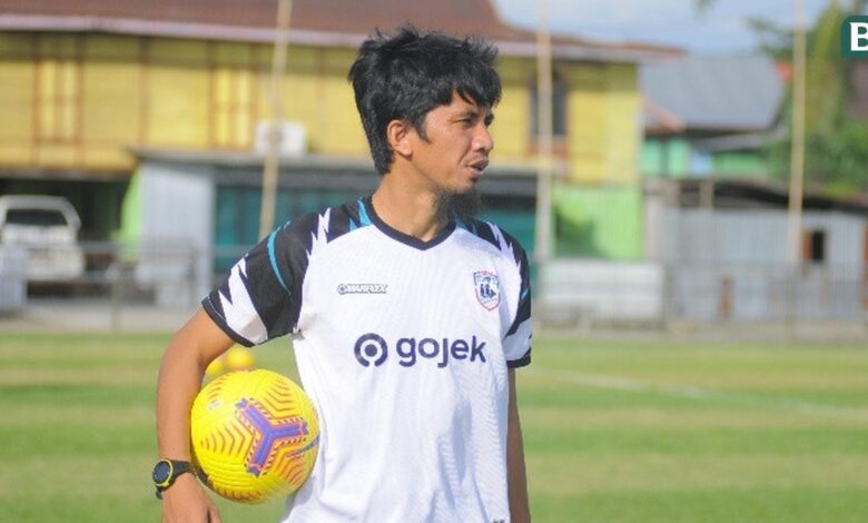 PSM Makassar Dikejar Deadline Pelatih Baru: Regulasi Mengikat Pasca Penunjukan Caretaker Ahmad Amiruddin PSM Makassar Dikejar Deadline Pelatih Baru: Regulasi Mengikat Pasca Penunjukan Caretaker Ahmad Amiruddin