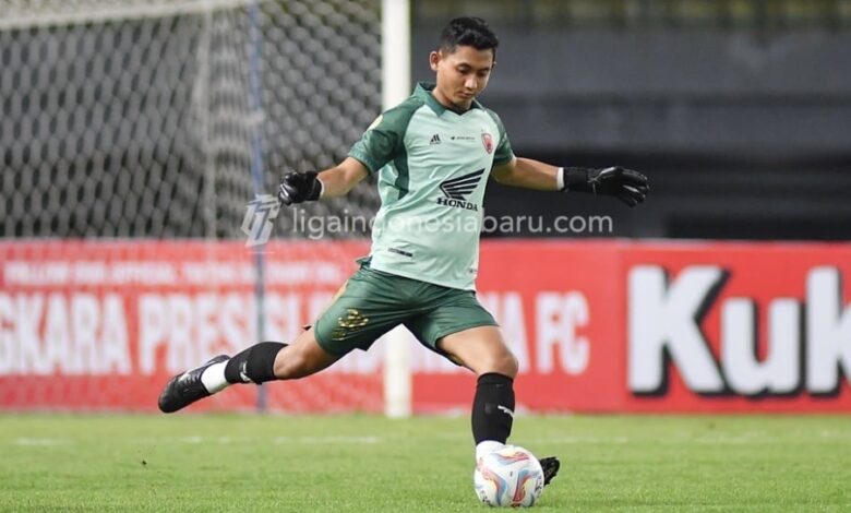 Reza Arya Pratama: Transformasi dari Kiper Keempat Menuju Pilar Timnas Indonesia Berkat Sentuhan Magis Bernardo Tavares Reza Arya Pratama: Transformasi dari Kiper Keempat Menuju Pilar Timnas Indonesia Berkat Sentuhan Magis Bernardo Tavares