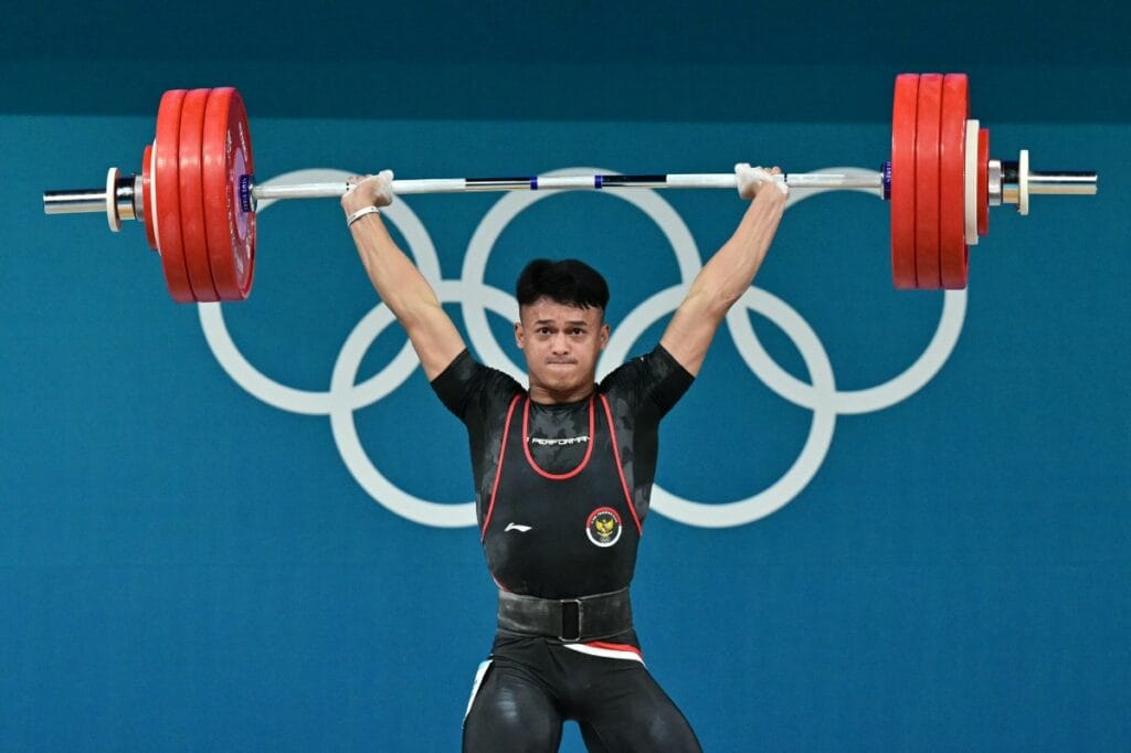 Rizki Juniansyah Ukir Sejarah, Raih Dua Emas dan Pecahkan Rekor Dunia di IWF World Championship 2025