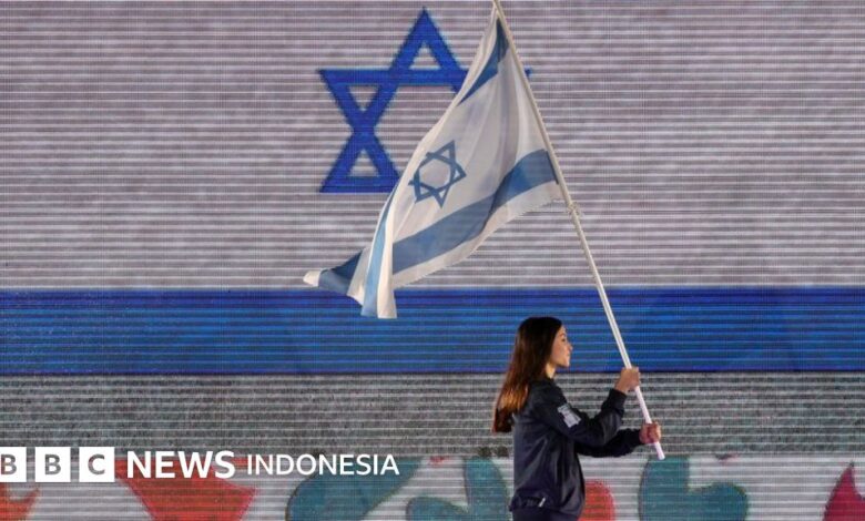 Tere Liye Geram: Sebut IOC Munafik dan Pengkhianat Bela Sanksi Indonesia karena Tolak Israel Tere Liye Geram: Sebut IOC Munafik dan Pengkhianat Bela Sanksi Indonesia karena Tolak Israel