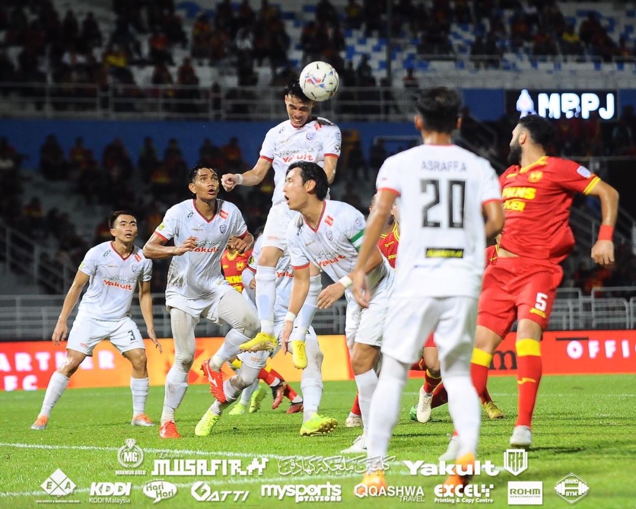 Tomas Trucha Tekankan Pemain PSM Makassar Harus Kuasai dan Aplikasikan Taktik yang Diinginkannya untuk Raih Kemenangan di Super League 2025/2026 Tomas Trucha Tekankan Pemain PSM Makassar Harus Kuasai dan Aplikasikan Taktik yang Diinginkannya untuk Raih Kemenangan di Super League 2025/2026