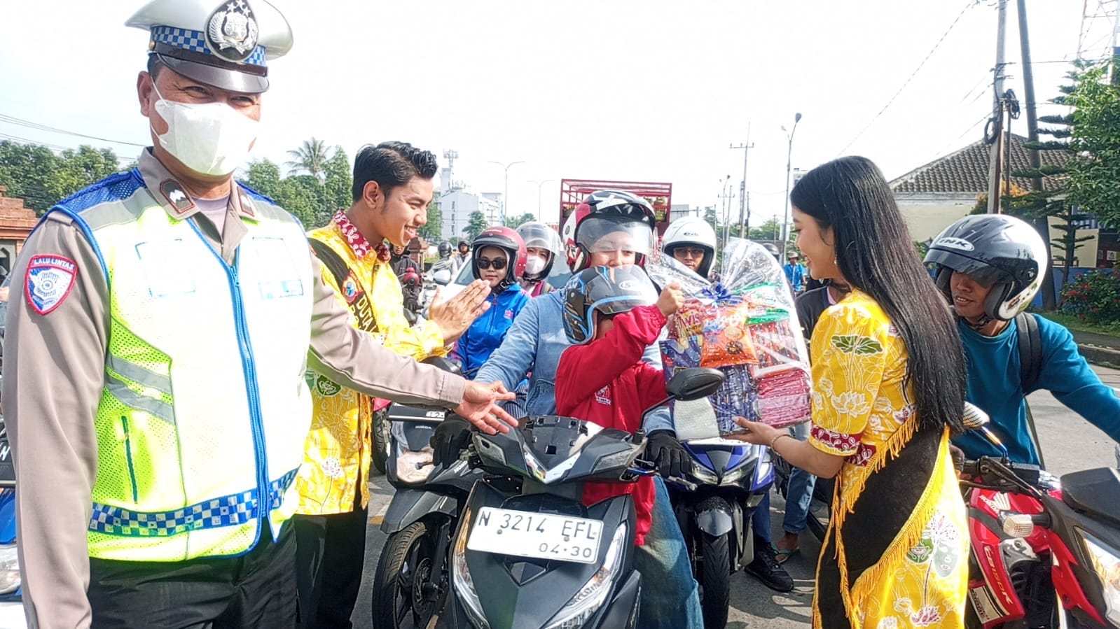 Ada Hadiah Spesial Bagi Pengendara Yang Tertib Lalulintas, di Operasi Zebra Semeru 2025 Polres Malang