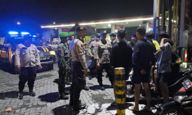 Cegah Kejahatan, Polres Lamongan Gencarkan Patroli dan Laksanakan Razia Miras Cegah Kejahatan, Polres Lamongan Gencarkan Patroli dan Laksanakan Razia Miras