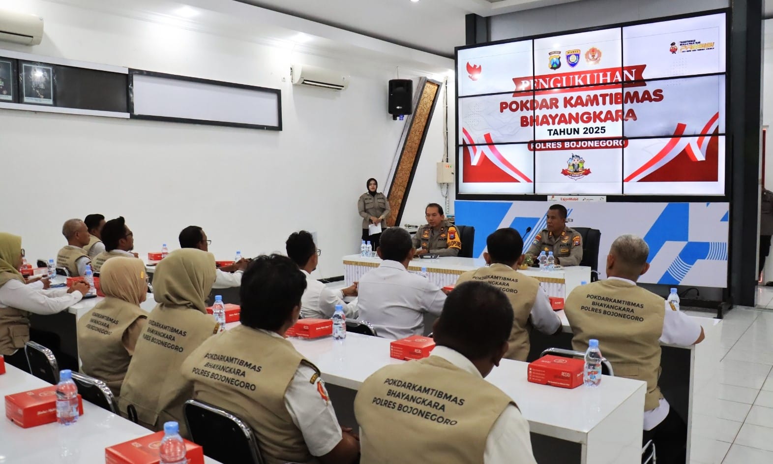 Wakapolres Bojonegoro Resmi Lantik Pengurus Pokdar Kamtibmas Bhayangkara Masa bakti 2025-2030
