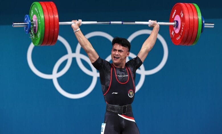 Dari Podium Juara ke Garda Depan Negara: Rizki Juniansyah, Atlet Angkat Besi Berprestasi, Resmi Sandang Pangkat Letnan Dua TNI Dari Podium Juara ke Garda Depan Negara: Rizki Juniansyah, Atlet Angkat Besi Berprestasi, Resmi Sandang Pangkat Letnan Dua TNI