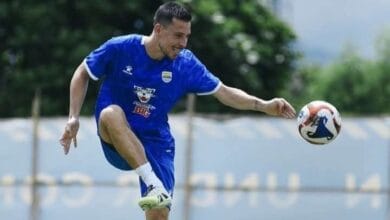 Sanksi FIFA Berdampak: Thom Haye Tinggalkan Persib Sementara Waktu dan Kembali ke Belanda untuk Pemulihan