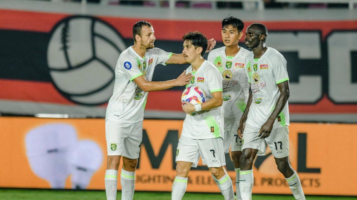 STY Mendadak Jadi Idola Bonek: Harapan Baru di Tengah Ketidakpastian Kursi Pelatih Persebaya