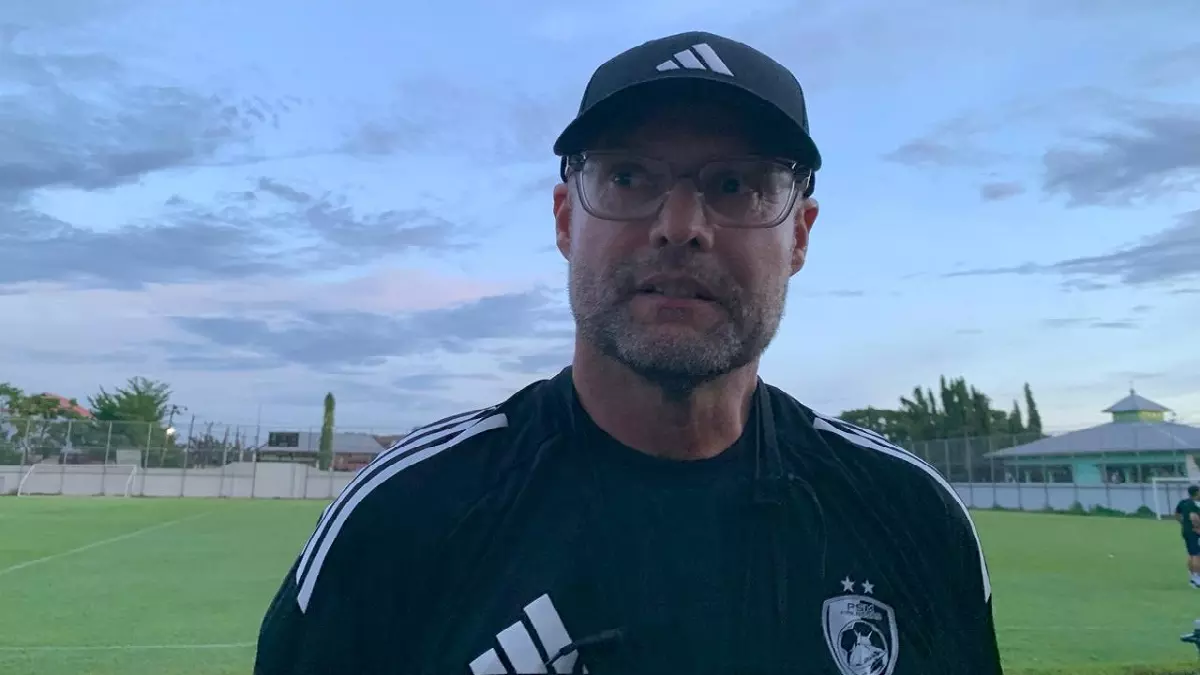 Tomas Trucha Ingin PSM Makassar Bermain Agresif Meski Debut Tertunda: Fokus Serangan Saat Lawan Madura United Tomas Trucha Ingin PSM Makassar Bermain Agresif Meski Debut Tertunda: Fokus Serangan Saat Lawan Madura United