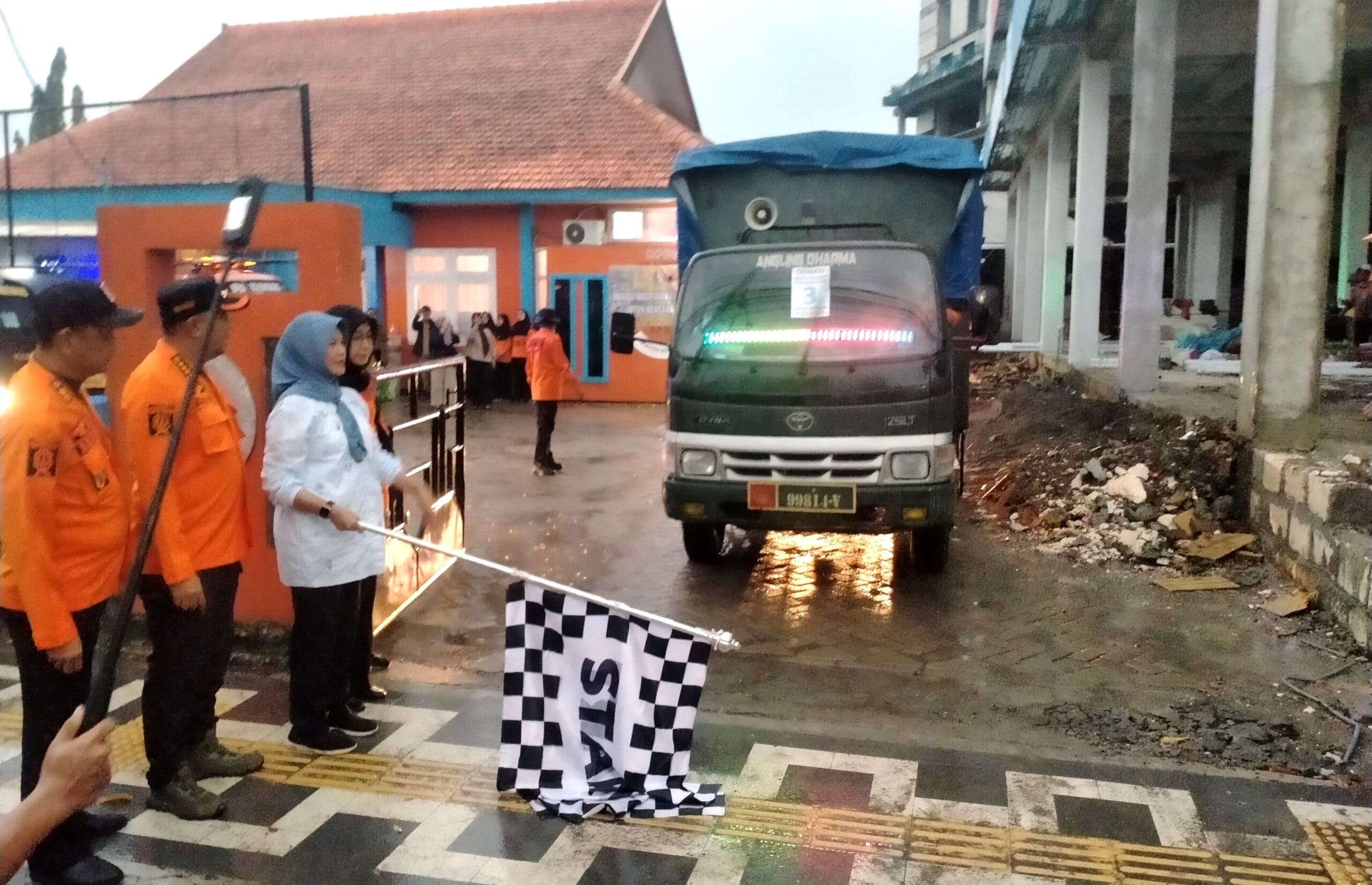 Wabup Bojonegoro Nurul Azizah Berangkatkan Bantuan Donasi Untuk Korban Bencana alam Sumatera