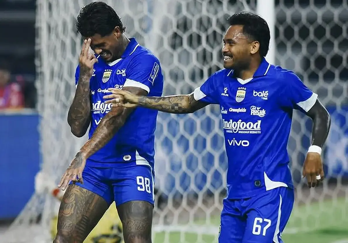 Persib Bandung Gebrak Madura United 5-0, Jauhi Kejaran Persija dan Ungkap Kunci Sukses di Tengah Tantangan Tak Terduga