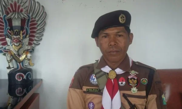 Anggota Tim Crew Operasional Lapangan
