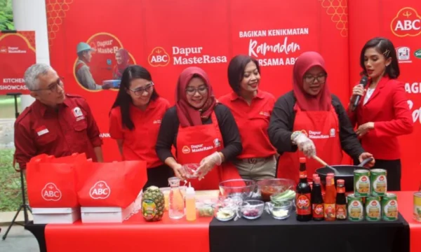 Anggota Tim Dapur Hub Jakarta Utara