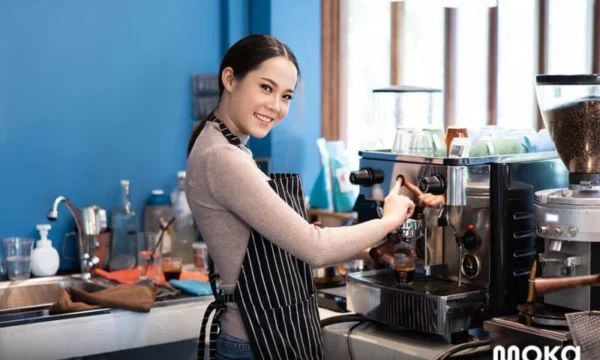 Barista Profesional di Kedai Kopi