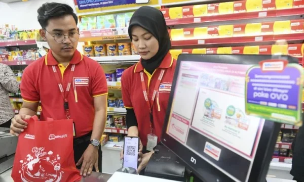 Cashier Pelayanan Pelanggan & Penanganan Transaksi